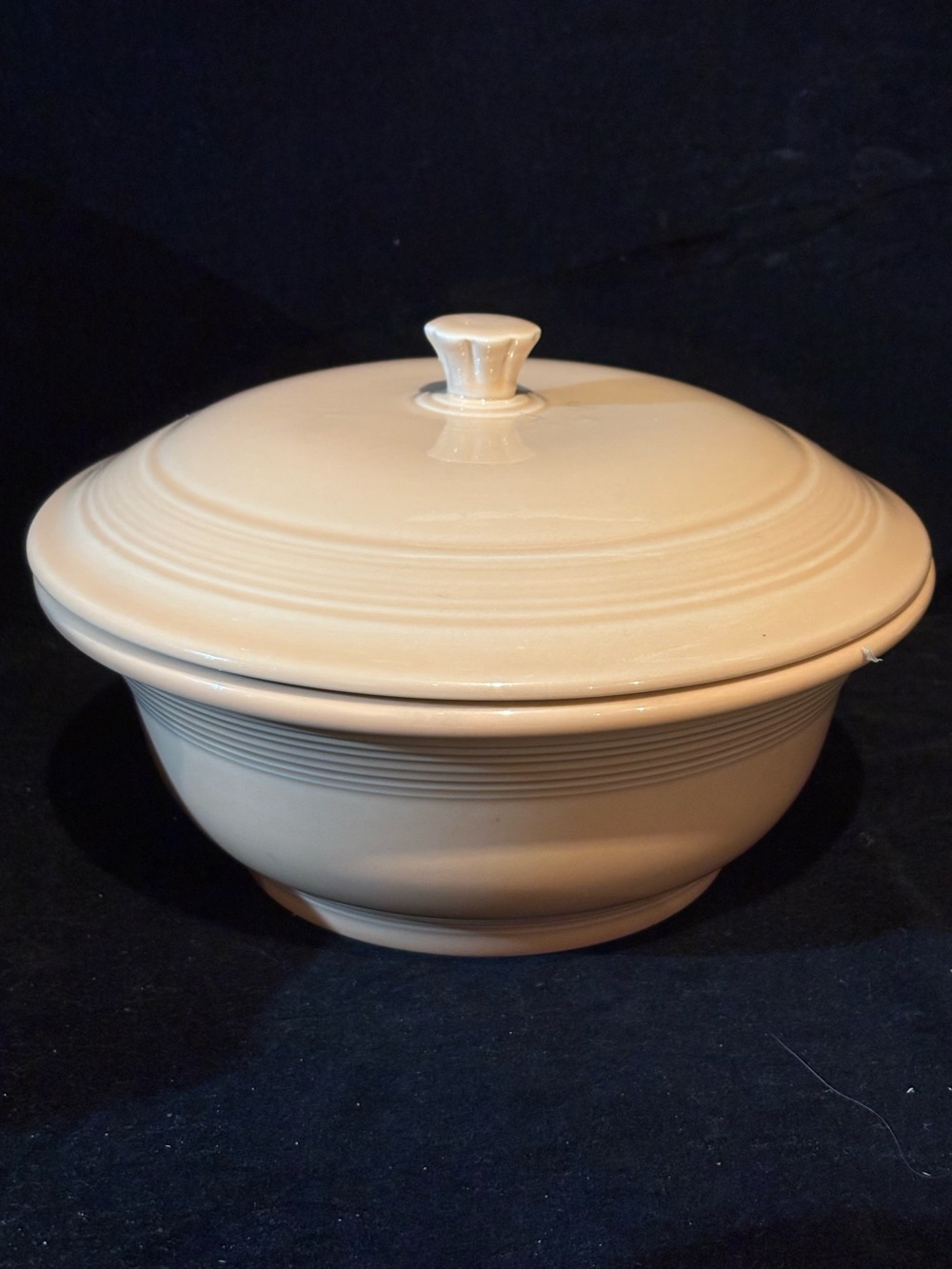 Homer Laughlin Fiesta Light Peach Ceramic Covered Casserole/Serving Bowl